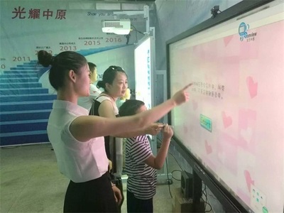 科技賦能教育新篇章 東方中原工程投影與交互式白板點(diǎn)亮鄂爾多斯中小學(xué)科技節(jié)